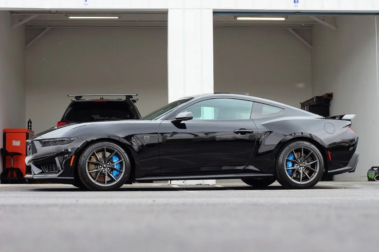 Ford Mustang Dark Horse