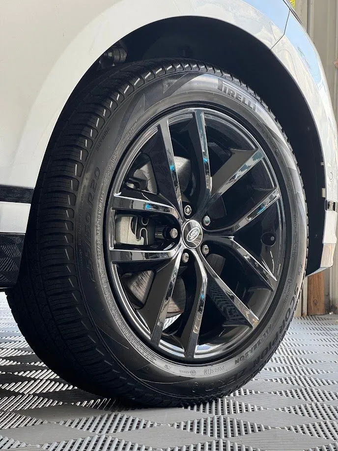 2024 Range Rover Velar detailing result 1