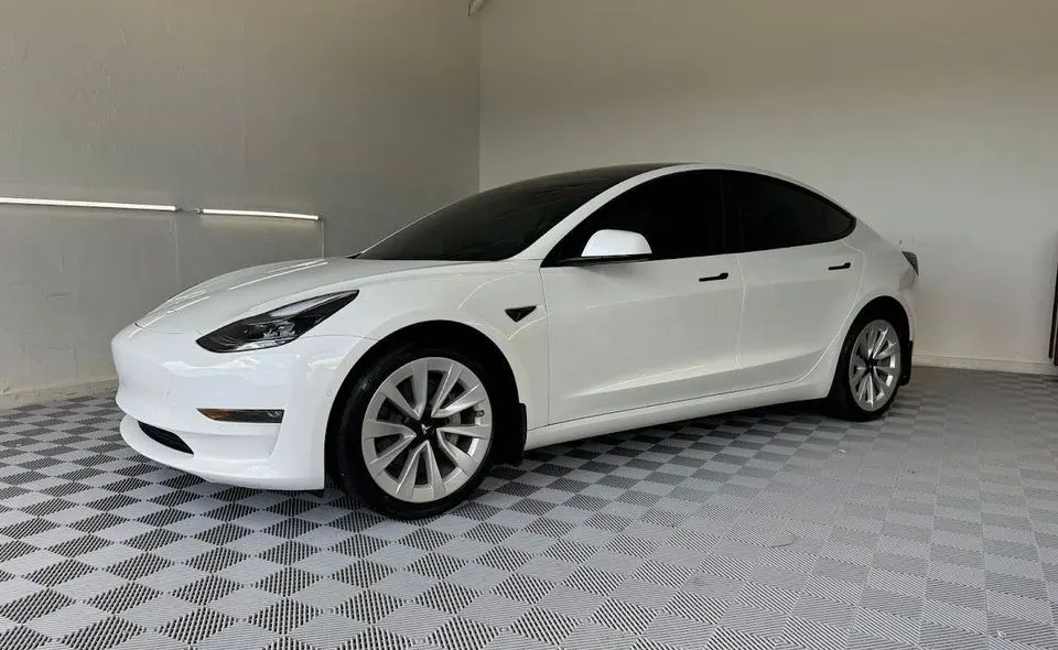 Ceramic-coated Tesla near St. Petersburg, FL